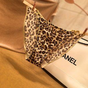 Leopard-print underwear